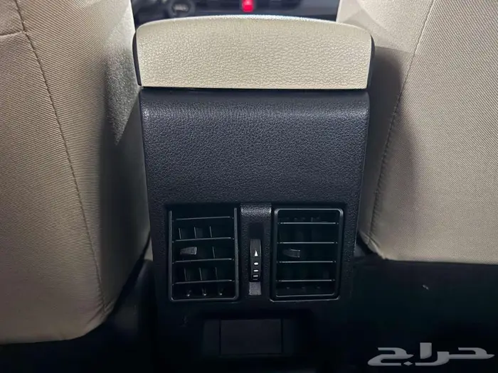 تويوتا يارس y استاندر 2023 21