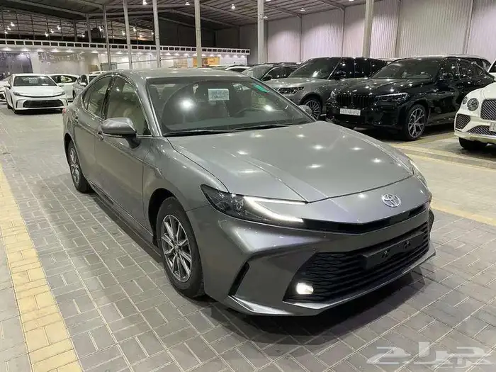 تويوتا كامري استندر E موديل 2025 1