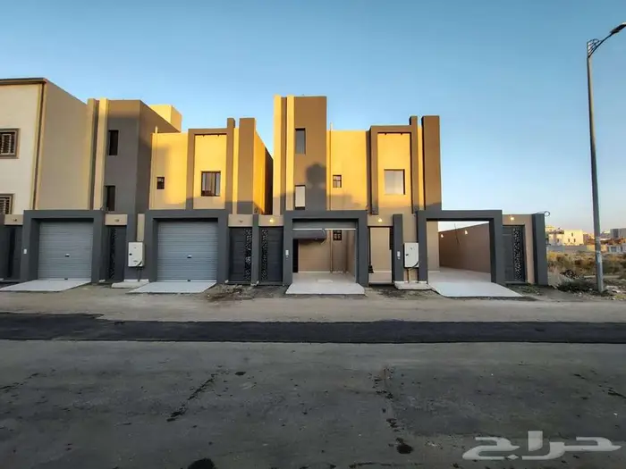 أدوار أرضية فاخرة للبيع حي النور - خميس مشيط 0