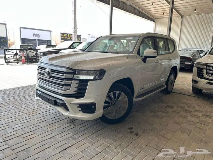 تويوتا لاندكروزر GXR - S بنزين 2025 سعودي 1