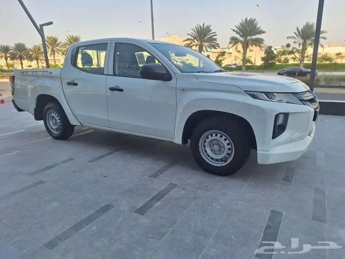 ميتسوبيشي L200 بنزين الموديل 2022 عداد 15 الف 2