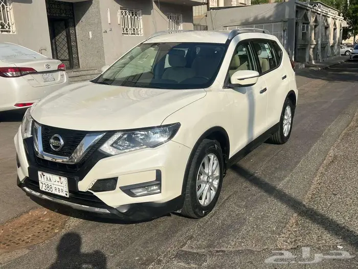 نيسان اكس تريل 2022 استاندر دبل عداد قليل 1
