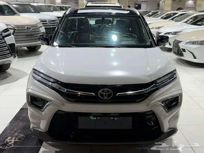 اوربان فل ابيض سقف اسود بنزين 2026 0