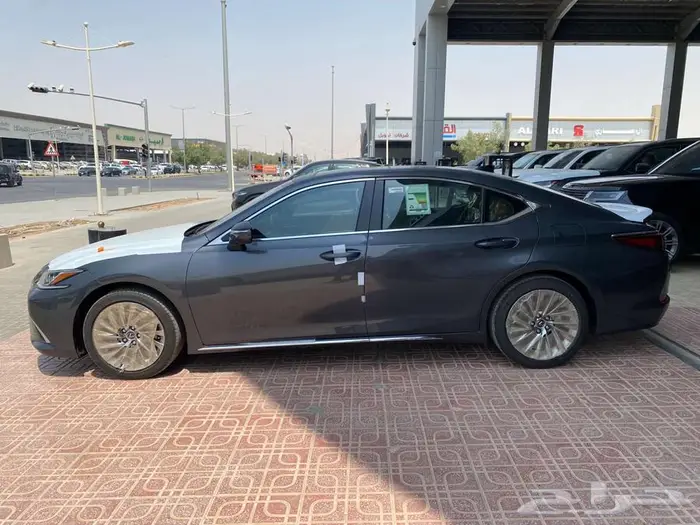 لكزس ES350 CC سعودي 2025 (اسود-تيتانيوم-رمادي- ابيض) 3