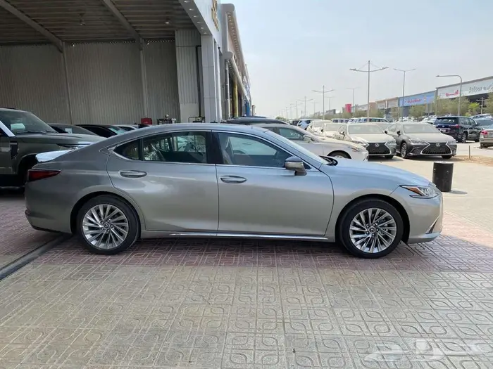 لكزس ES350 CC سعودي 2025 (اسود-تيتانيوم-رمادي- ابيض) 48