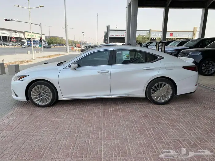 لكزس ES350 CC سعودي 2025 (اسود-تيتانيوم-رمادي- ابيض) 34