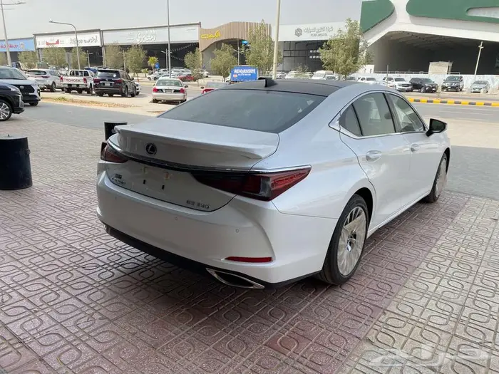 لكزس ES350 CC سعودي 2025 (اسود-تيتانيوم-رمادي- ابيض) 43