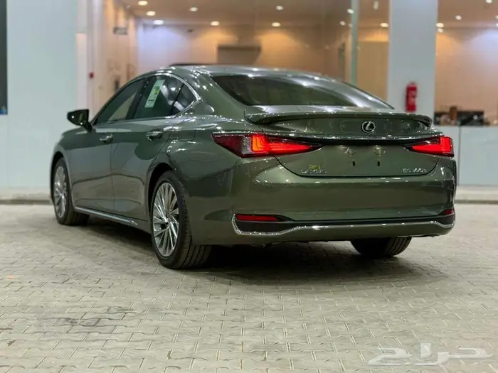 لكزس ES 300 HH موديل 2025 - عرض نهايه العام 24