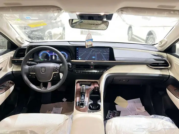 تويوتا كراون بريميوم هايبرد 2026 وبأقل الأسعار 3