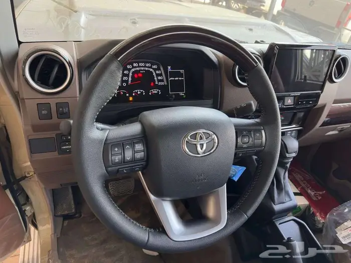 تويوتا شاص بنزين 2025 فل كامل رفرف سعودي 10