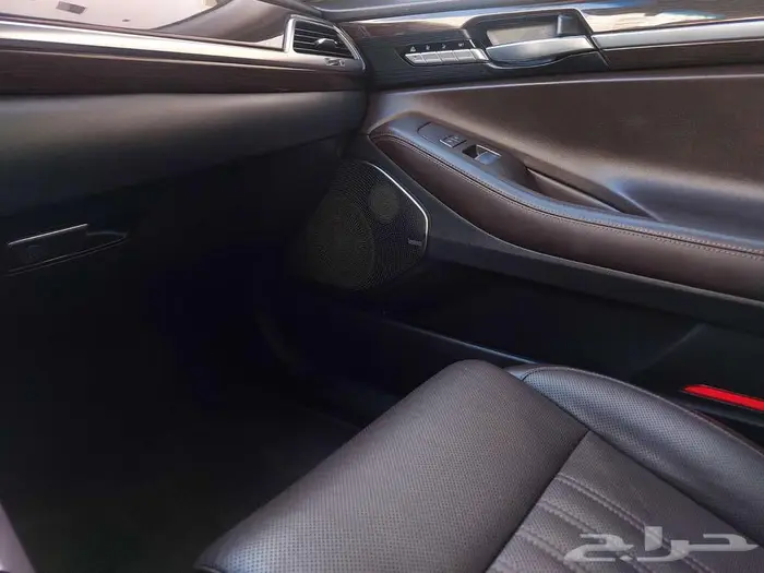 جينسيس G90 2017 رويال V6 فل نظيفة وكالة 5