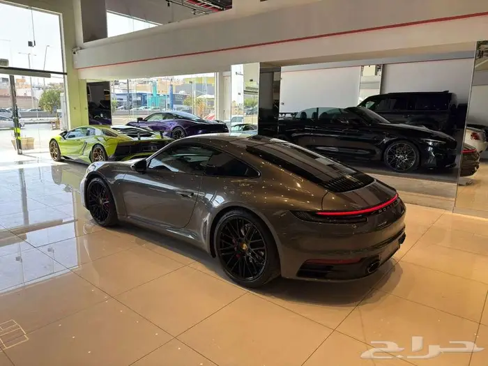 بورش 911 كاريرا 2021 3