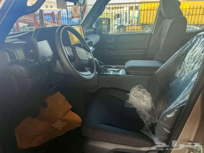 تويوتا برادو تي اكس ال 1 ذهبي غامق بنزين 2026 اقل سعر 4