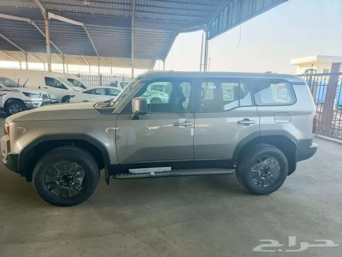 تويوتا برادو تي اكس ال 1 ذهبي غامق بنزين 2026 اقل سعر 7