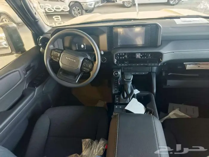 تويوتا برادو تي اكس ال 1 ذهبي غامق بنزين 2026 اقل سعر 8