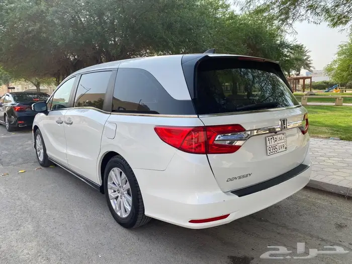 هوندا أوديسي 2020 نص فل نظيف 7