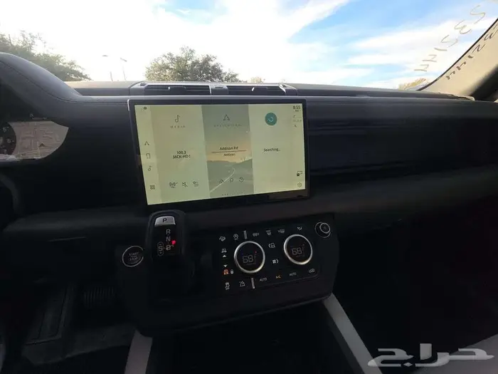 2025 Land Rover Defender 110 X-Dynamic SE 7