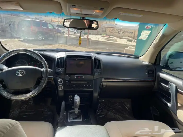 للبيع جيب 2010 سعودي فل كامل 8سلندر 4