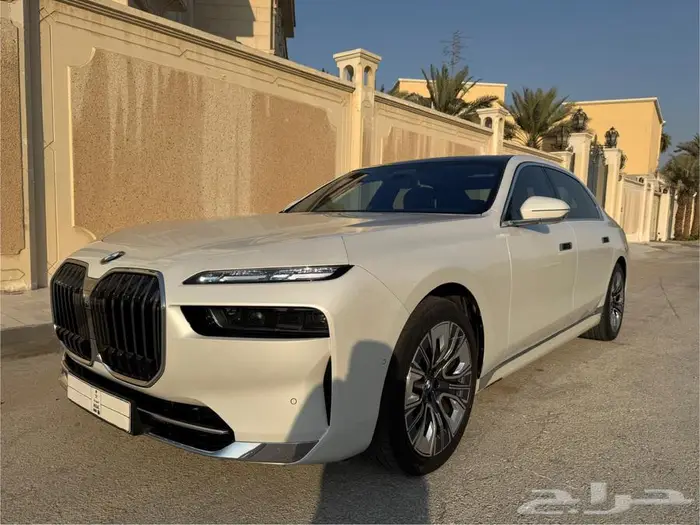 للبيع bmw 735 موديل 2023 2