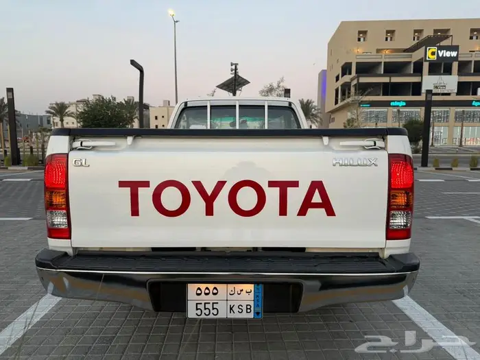 للبيع هايلكس مخزن مديل 2010 غمارة 22