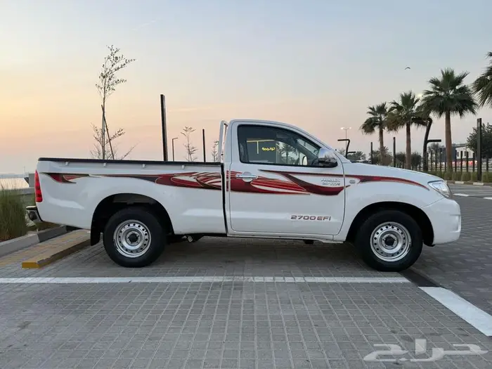 للبيع هايلكس مخزن مديل 2010 غمارة 1