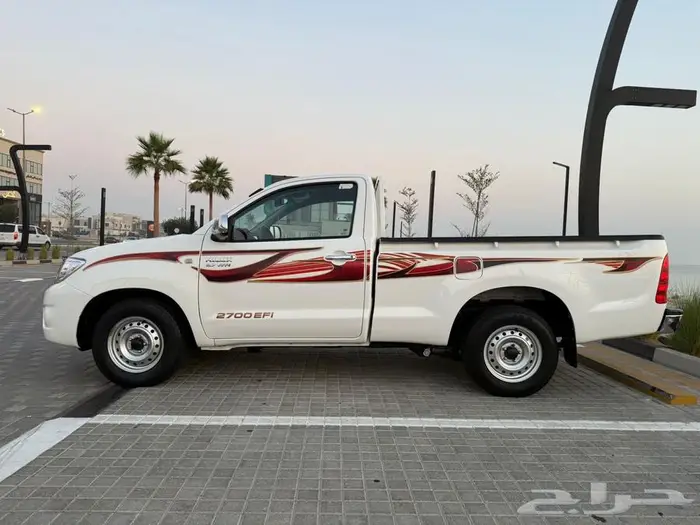 للبيع هايلكس مخزن مديل 2010 غمارة 9