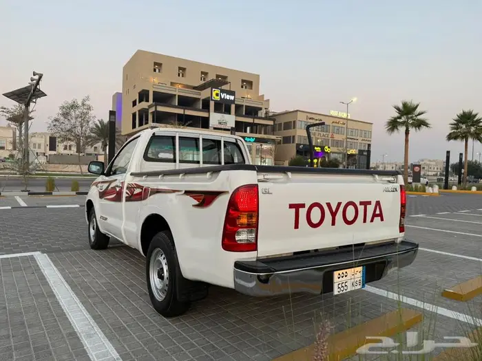 للبيع هايلكس مخزن مديل 2010 غمارة 11