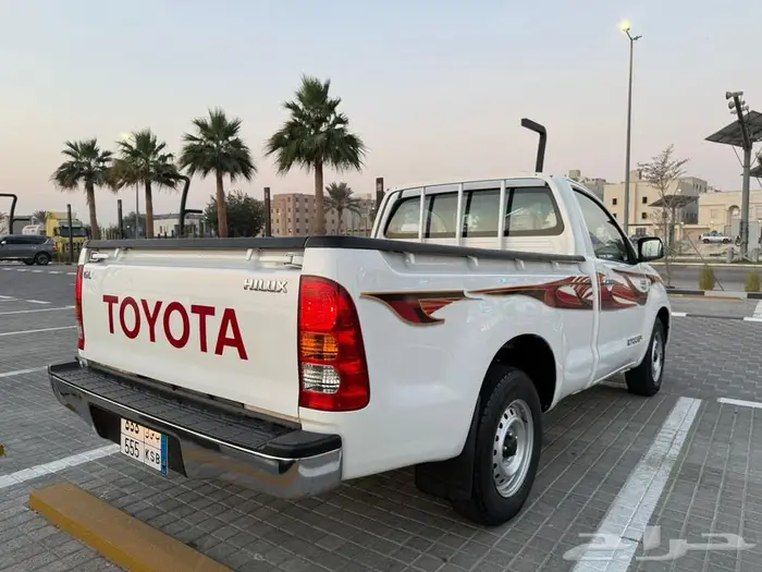 للبيع هايلكس مخزن مديل 2010 غمارة 24