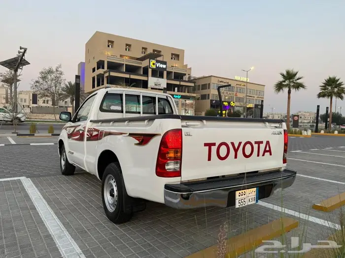 للبيع هايلكس مخزن مديل 2010 غمارة 21