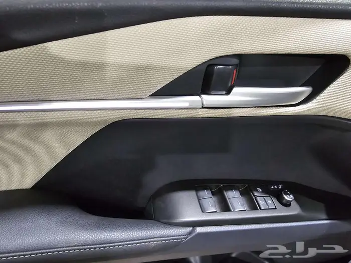 تويوتا كامري LE موديل 2025 23