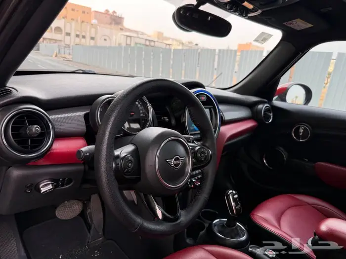 ميني كوبر 4 ابواب 2019 اسود داخلية احمر 3 سلندر تيربو 1.5 28