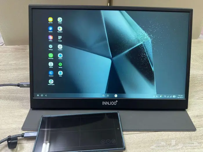 Injoo 15.6 Inch Portable Monitor 2