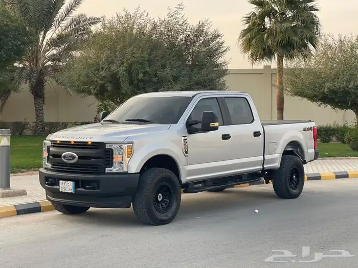 فورد f350 غمارتين مجهزه وعداد قليل مديل 2019 0