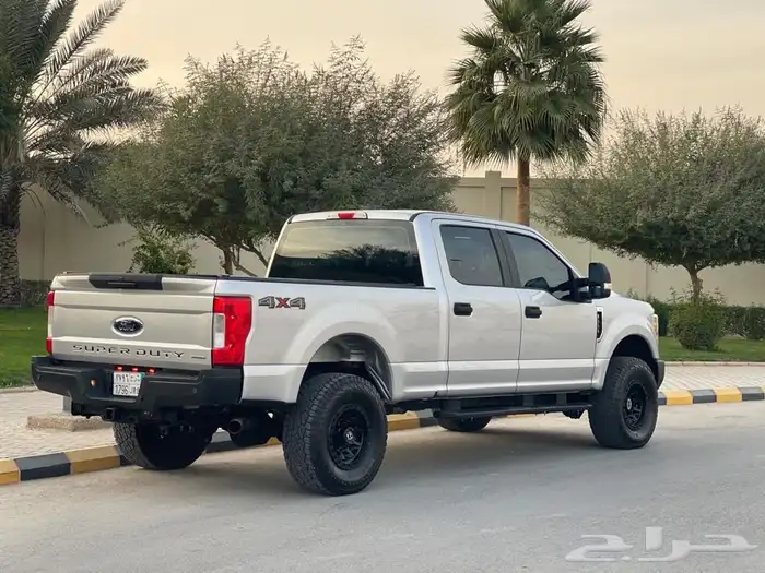 فورد f350 غمارتين مجهزه وعداد قليل مديل 2019 7
