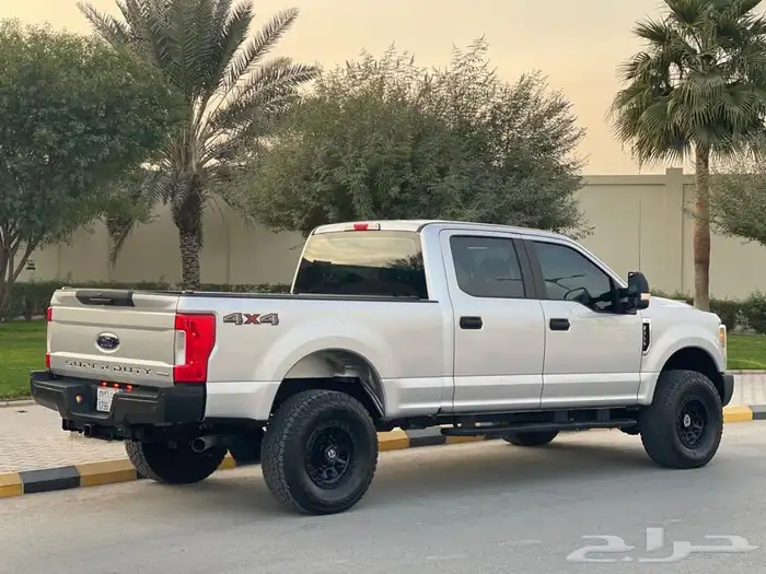 فورد f350 غمارتين مجهزه وعداد قليل مديل 2019 8