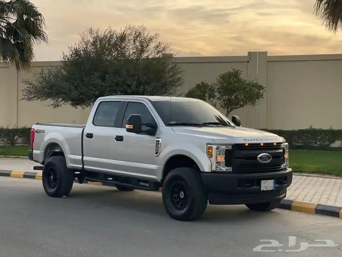 فورد f350 غمارتين مجهزه وعداد قليل مديل 2019 10