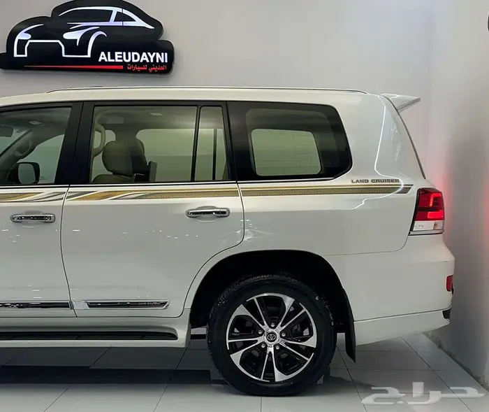 تويوتا لاند كروزر VXR 2021 9