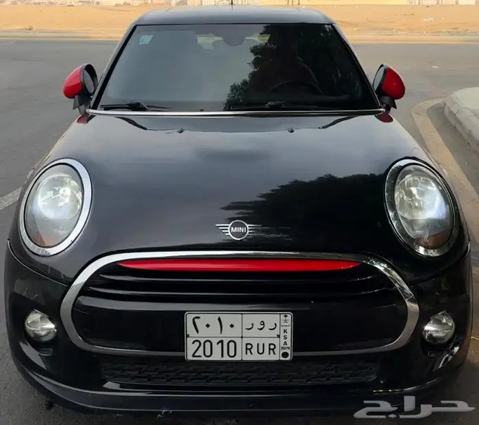 ميني كوبر 4 ابواب 2019 اسود داخلية احمر 3 سلندر تيربو 1.5 2