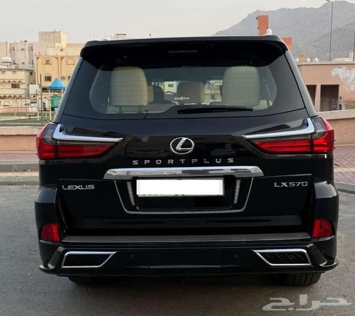 لكزس LX 2018 أسود 6