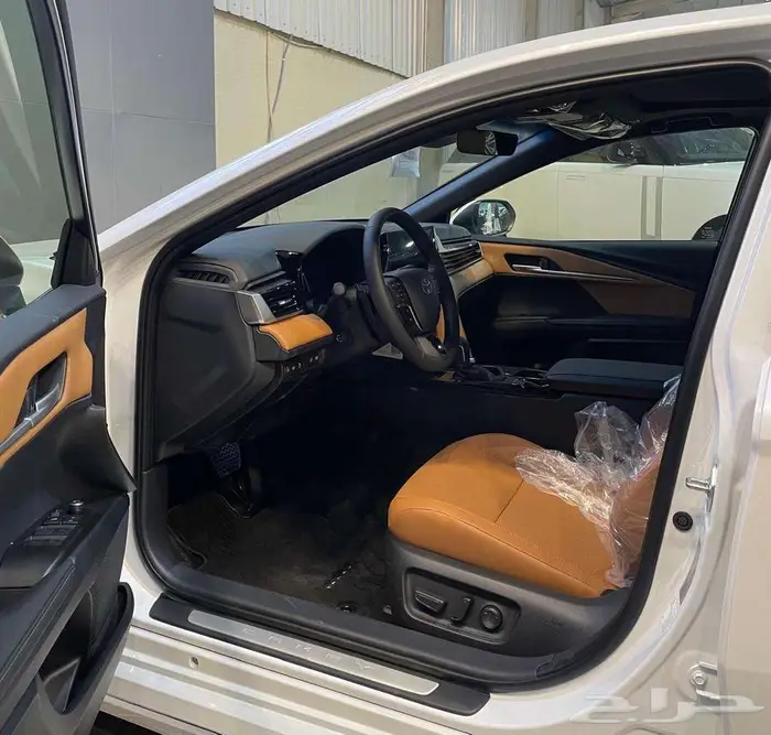 تويوتا كامري GLE بنزين كويتي 2025 9