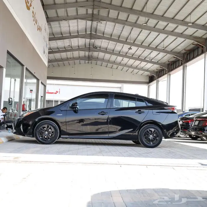 تويوتا بريوس هايبرد فل كامل موديل 2018 2