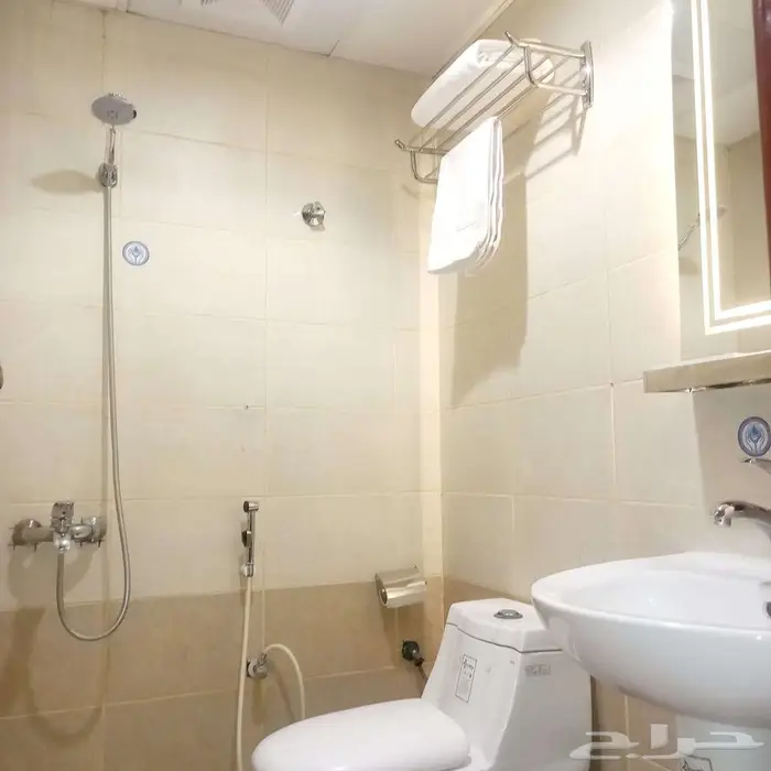 غرف فندقية مخدومة للإيجار اليومي والشهري 10