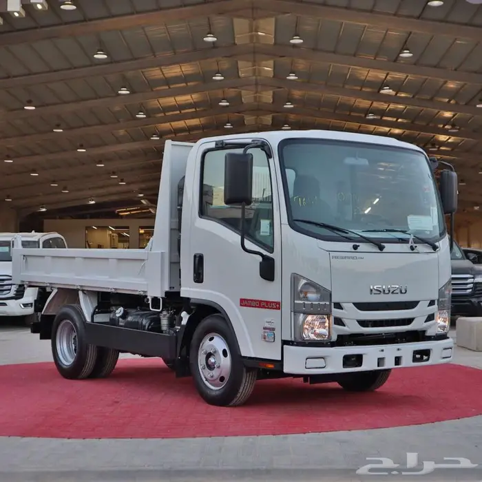 ايسوزو قلاب3 طن 2025 ياباني. 1