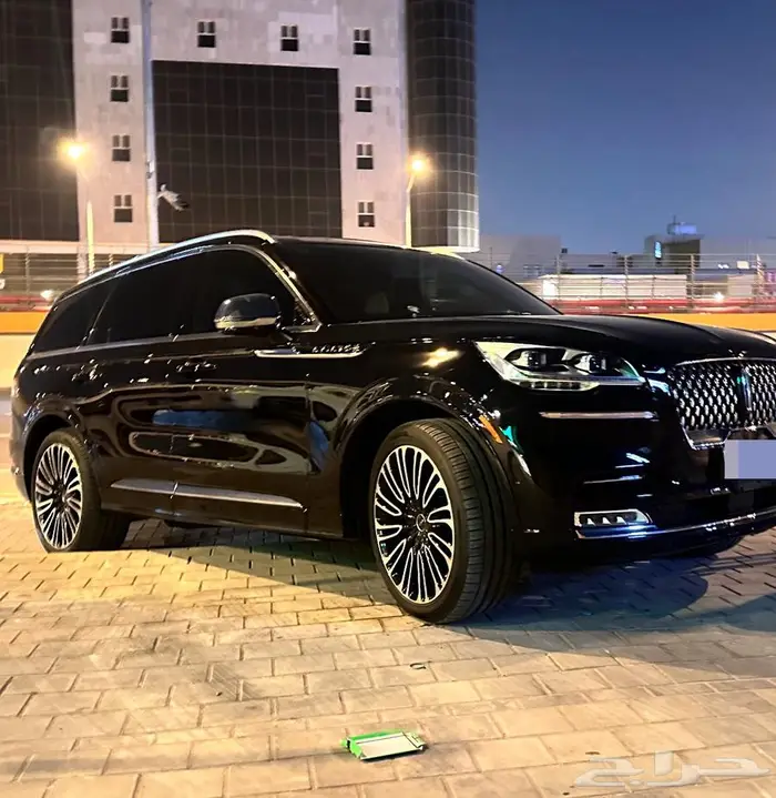 لينكون افياتور 2022 بريزيدنشال (أعلى فئة) - أسود - Lincoln 4