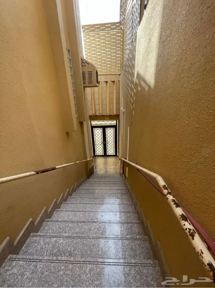 دور 5 غرف للايجار حي السحيلي 3