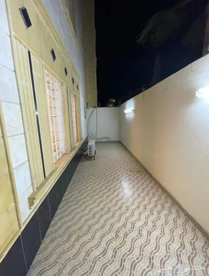 دور 5 غرف للايجار حي السحيلي 1