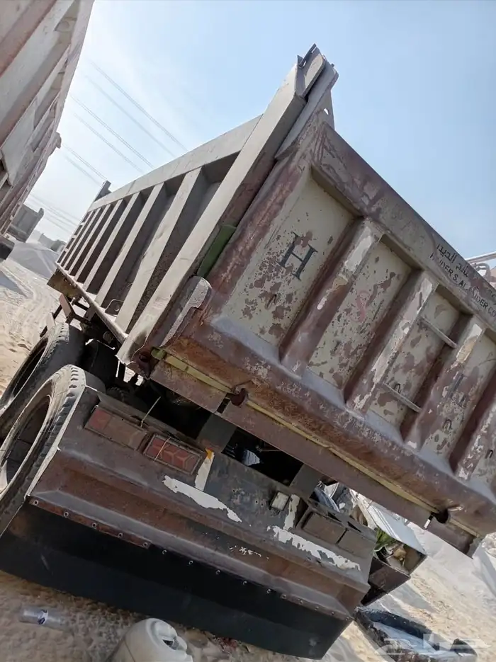 صندوق قلاب للبيع نظيف 4