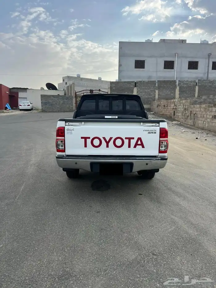 هايلوكس 2015 مخزن شبه جديد فل كامل سعودي GLX مشروط وكاله 3