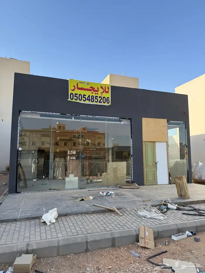 محل درايف ثرو مع جلسات خارجيه وداخليه للايجار السنوي 3