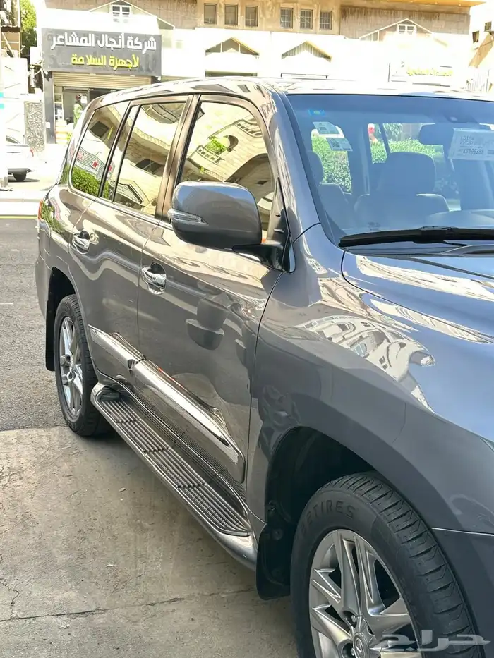 لكزس LX570فل كامل 2012 20